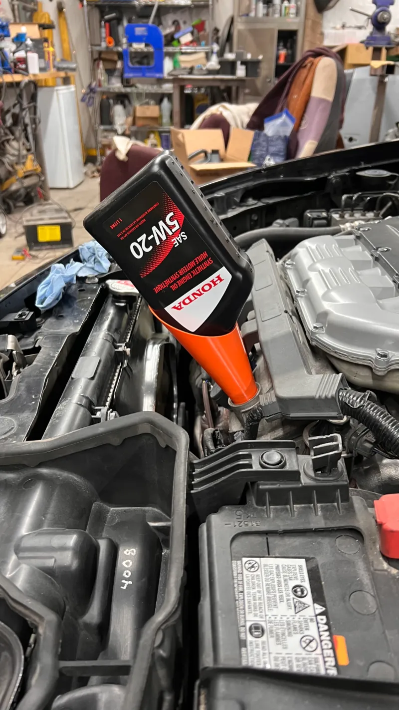 Honda V6 "no mess" M33x3.5 threaded oil filler funnel