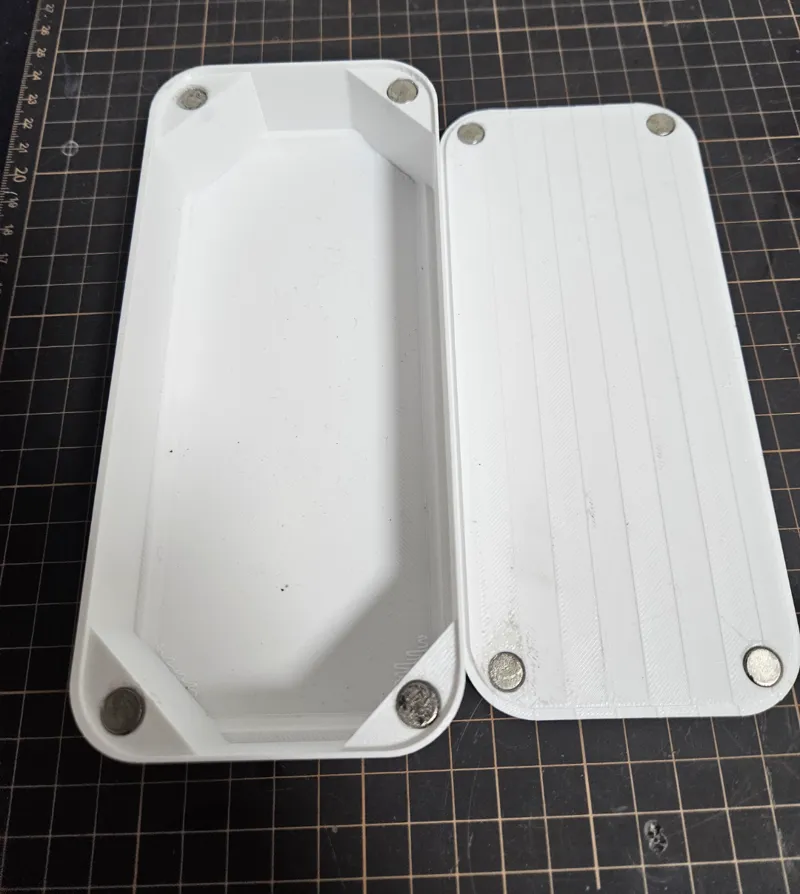 Mini storage box with magnets
