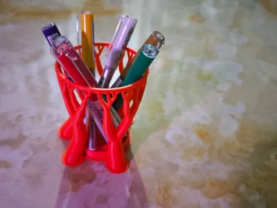 Tree support pen holder