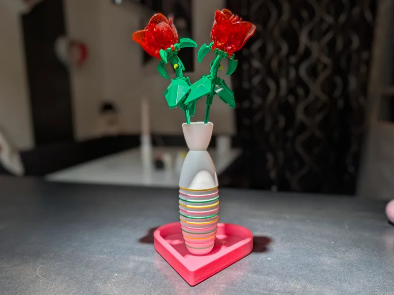 Vase im Porzellanlook