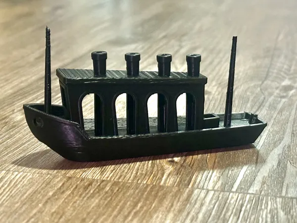 Figurine de bateau façon Titanic