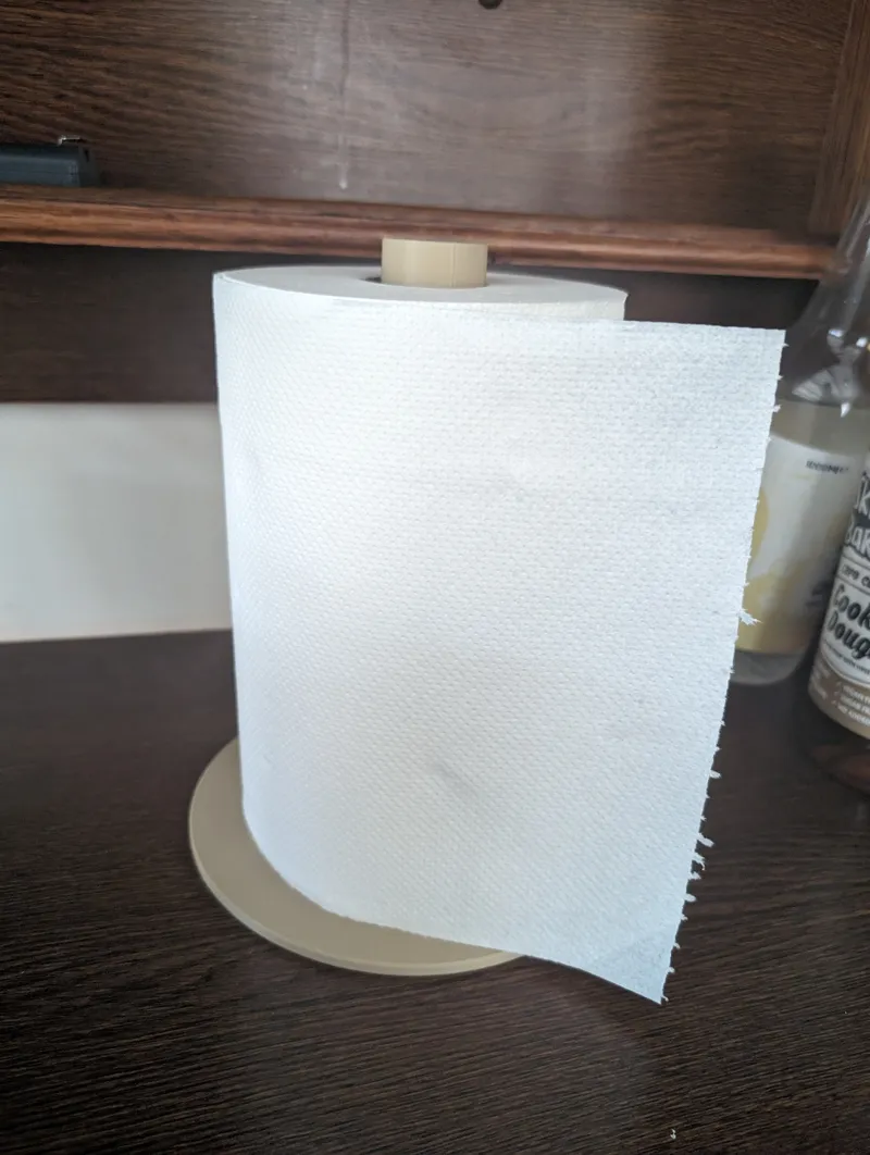 Simple kitchen tissue holder
