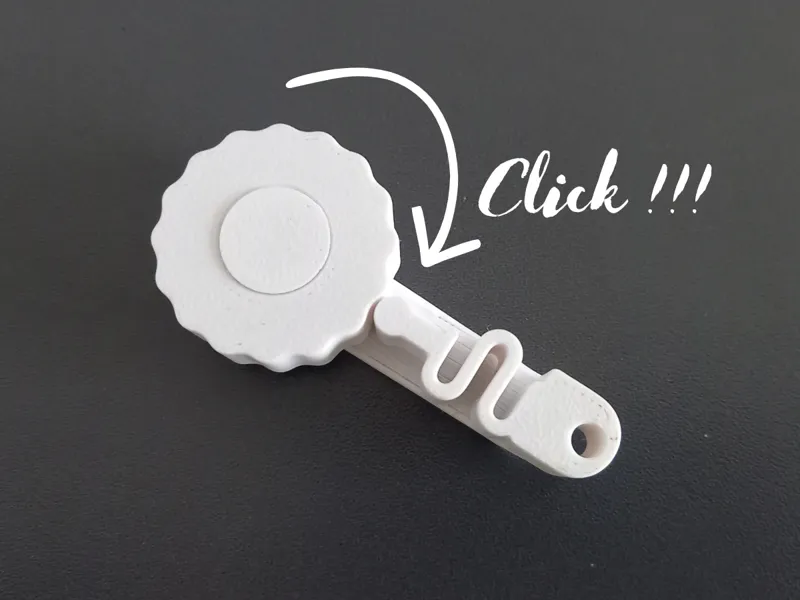 Clicking rotating fidget