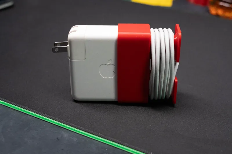 MacBook 96 W power Cable Organizer 