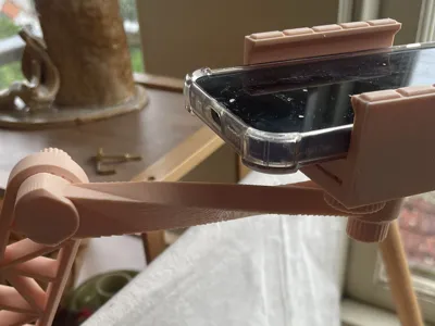 Twist arm for smartphone holder