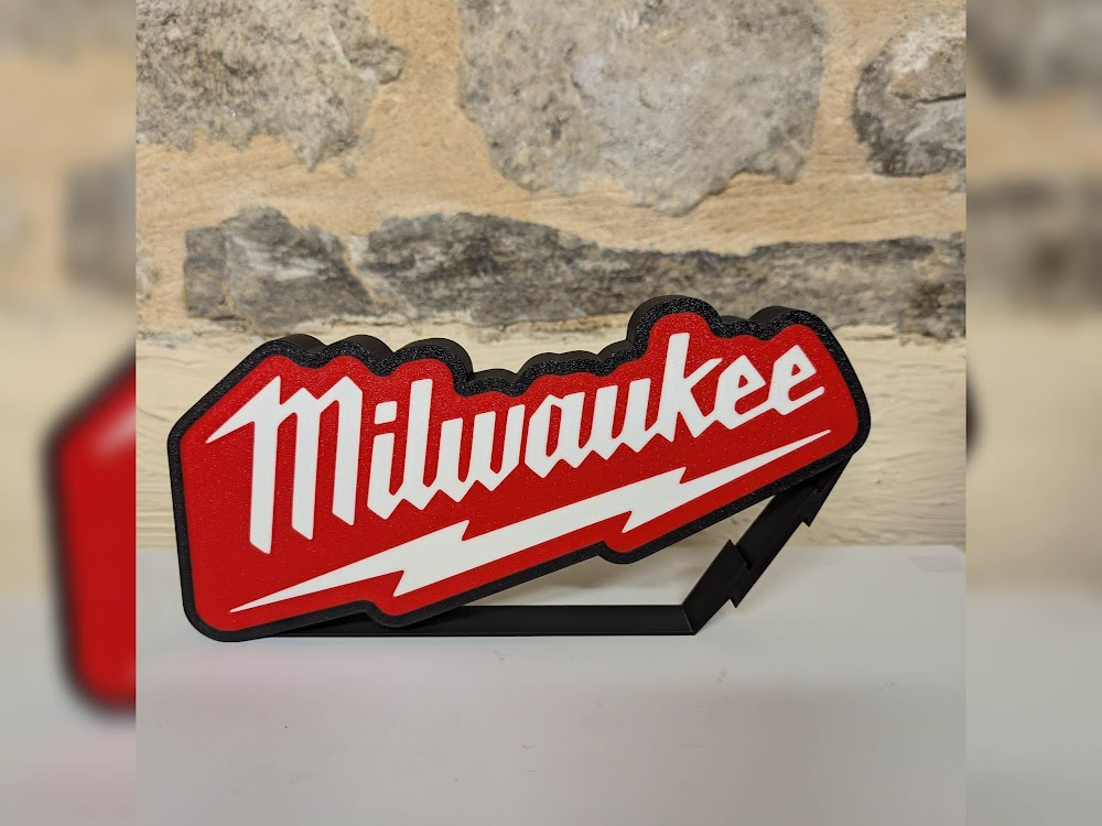 Lightbox Milwaukee – Power Tool Spirit