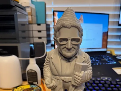 Gnome Chomsky