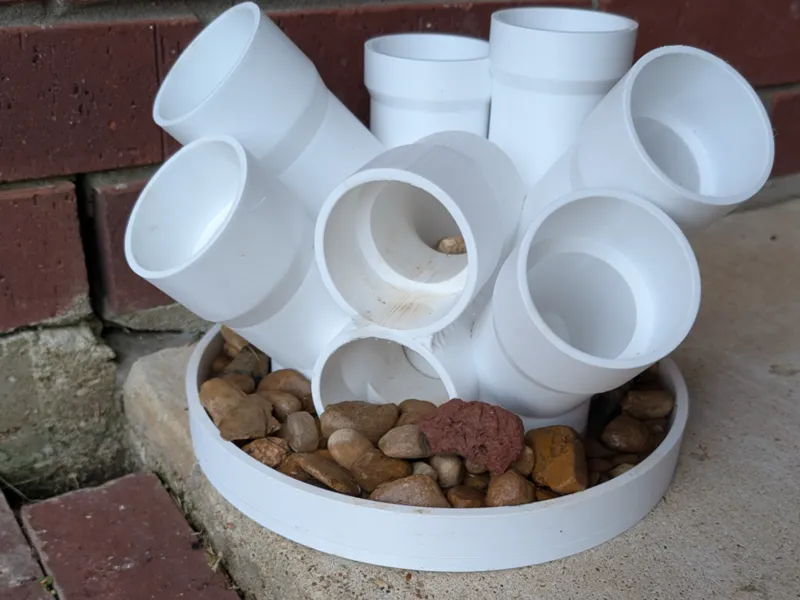 Frog pipe house