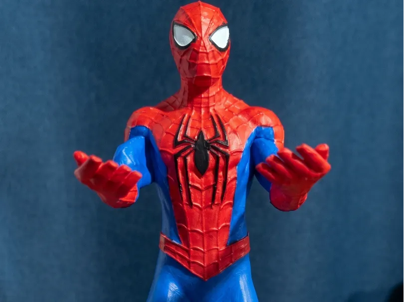 Soporte: Spiderman - Soporte de mando universal. Referencia del modelo original.