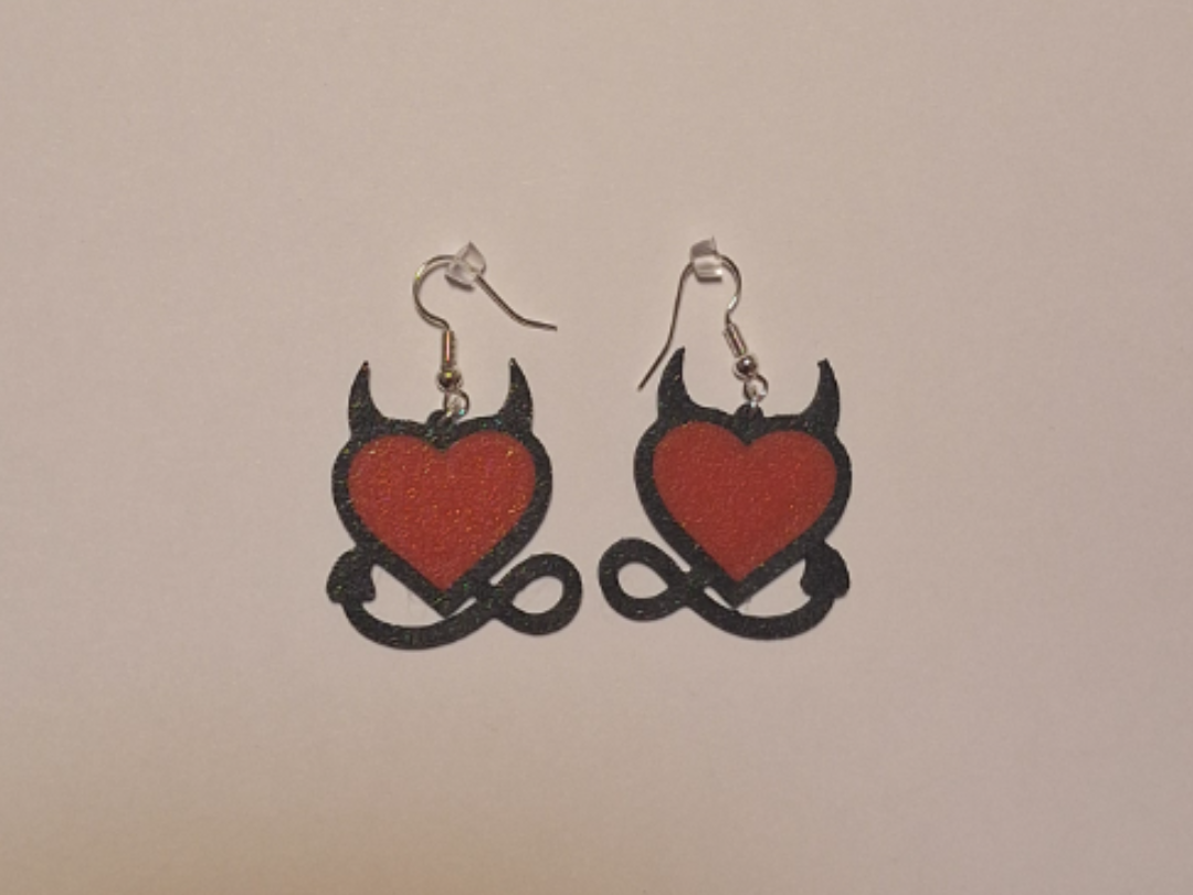 Orecchini diavolo a forma di cuore