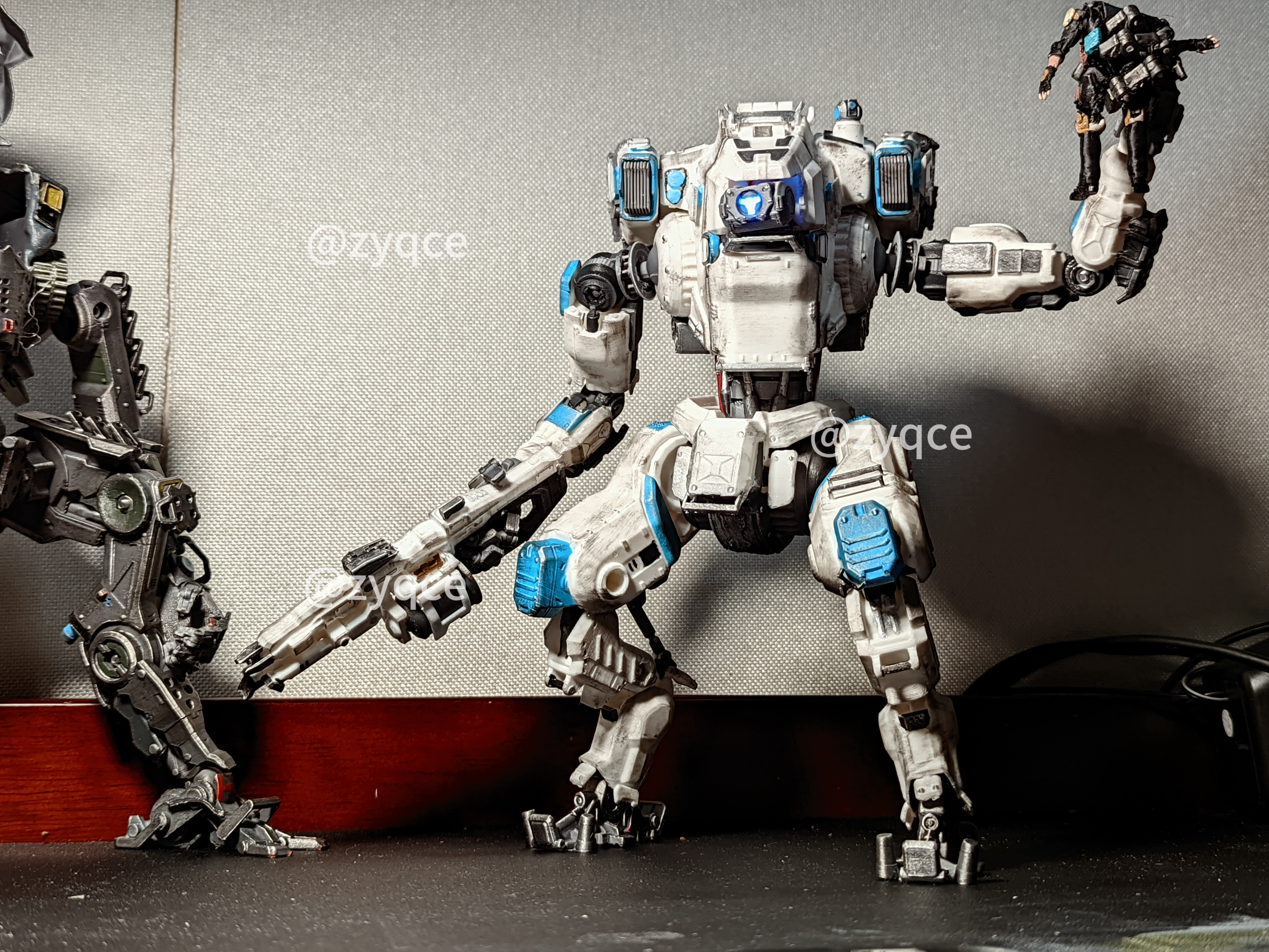 ttf2 Titanfall Monarch - Free 3D Print Model - MakerWorld