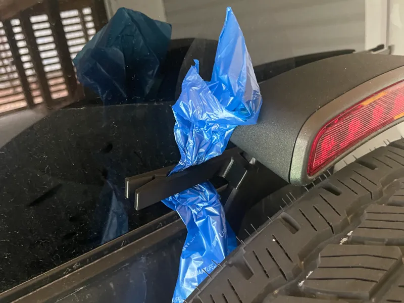 Bronco Poo Clip