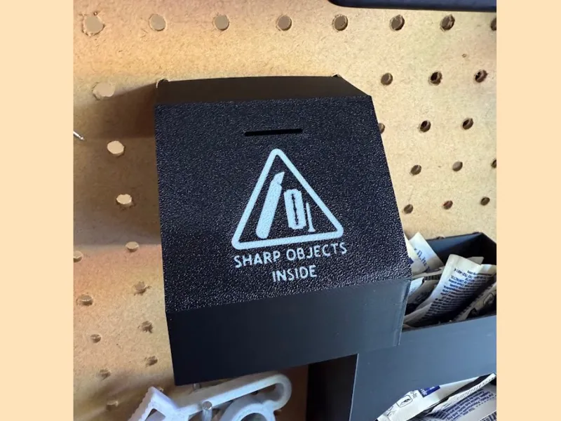 Pegboard Blade container