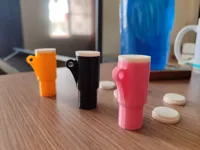 Porte-clés gourde Stanley miniature — photo 2