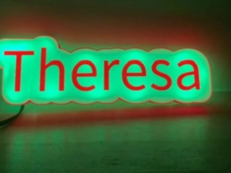 Dein stilvolles LED-Namenslicht Theresa
