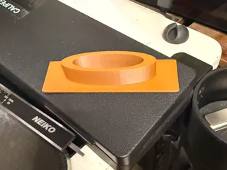 Thin bottle support holder