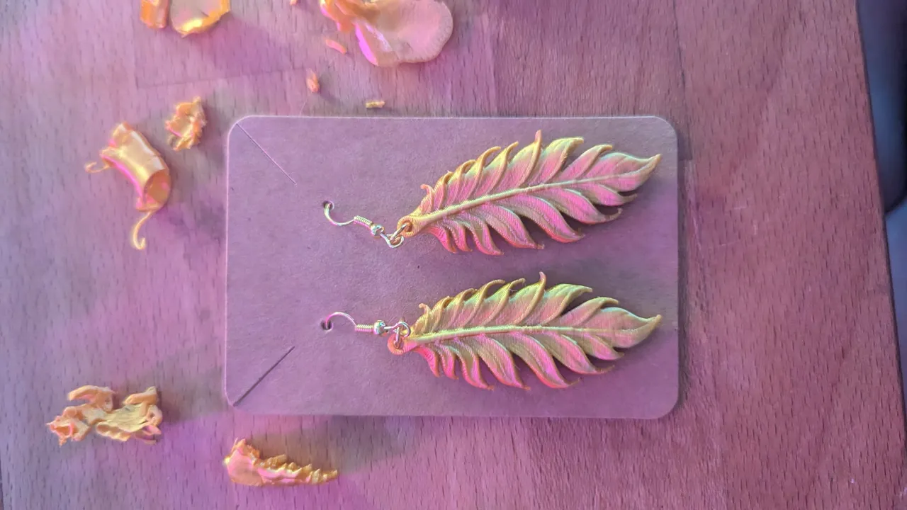 Auris Élan Golden Feather Earrings view 2