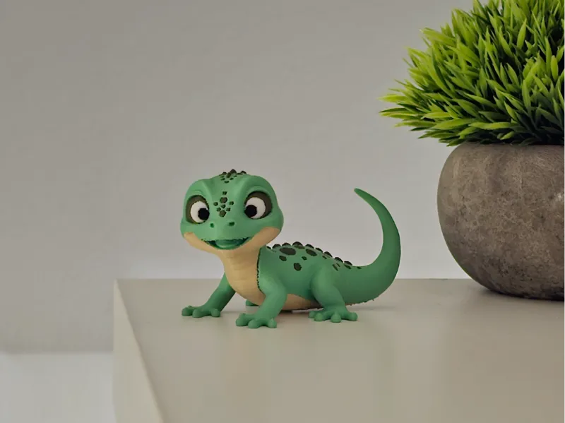 Cute Baby Lizard Figurine - MultiColor