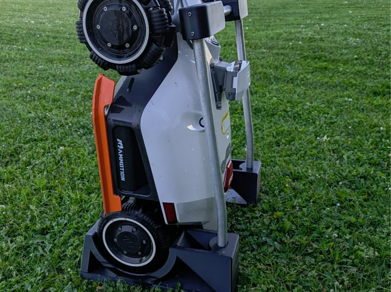 Mammotion LUBA Servicestand