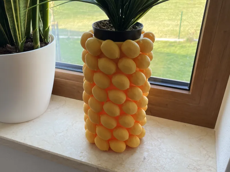 Vase aus Zitronen