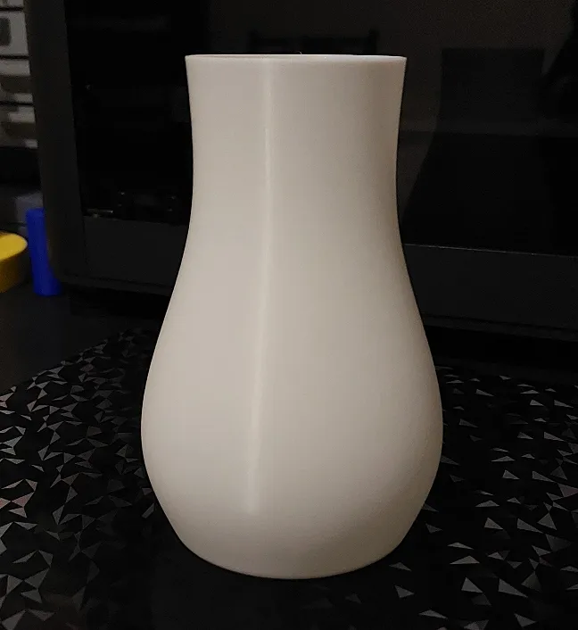 KJL Smooth Vase