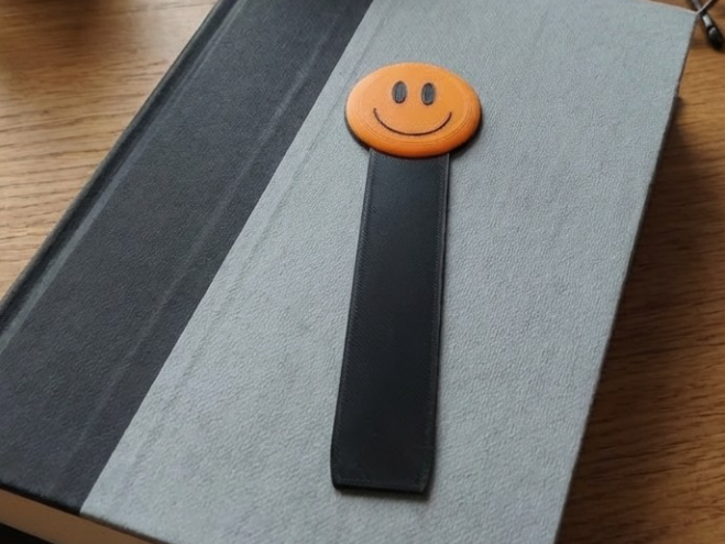 Smiley Bookmark-Fun, Functional Reading Companion