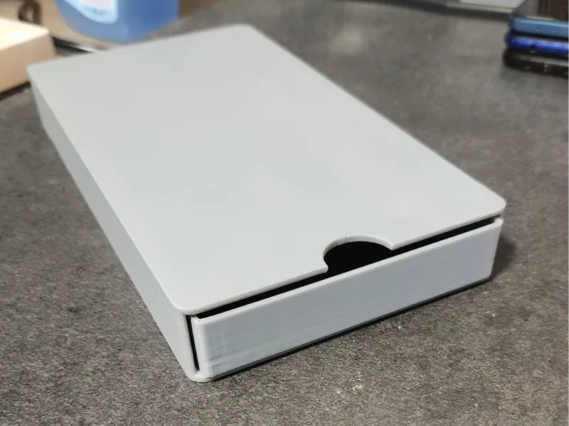 Simple phone case