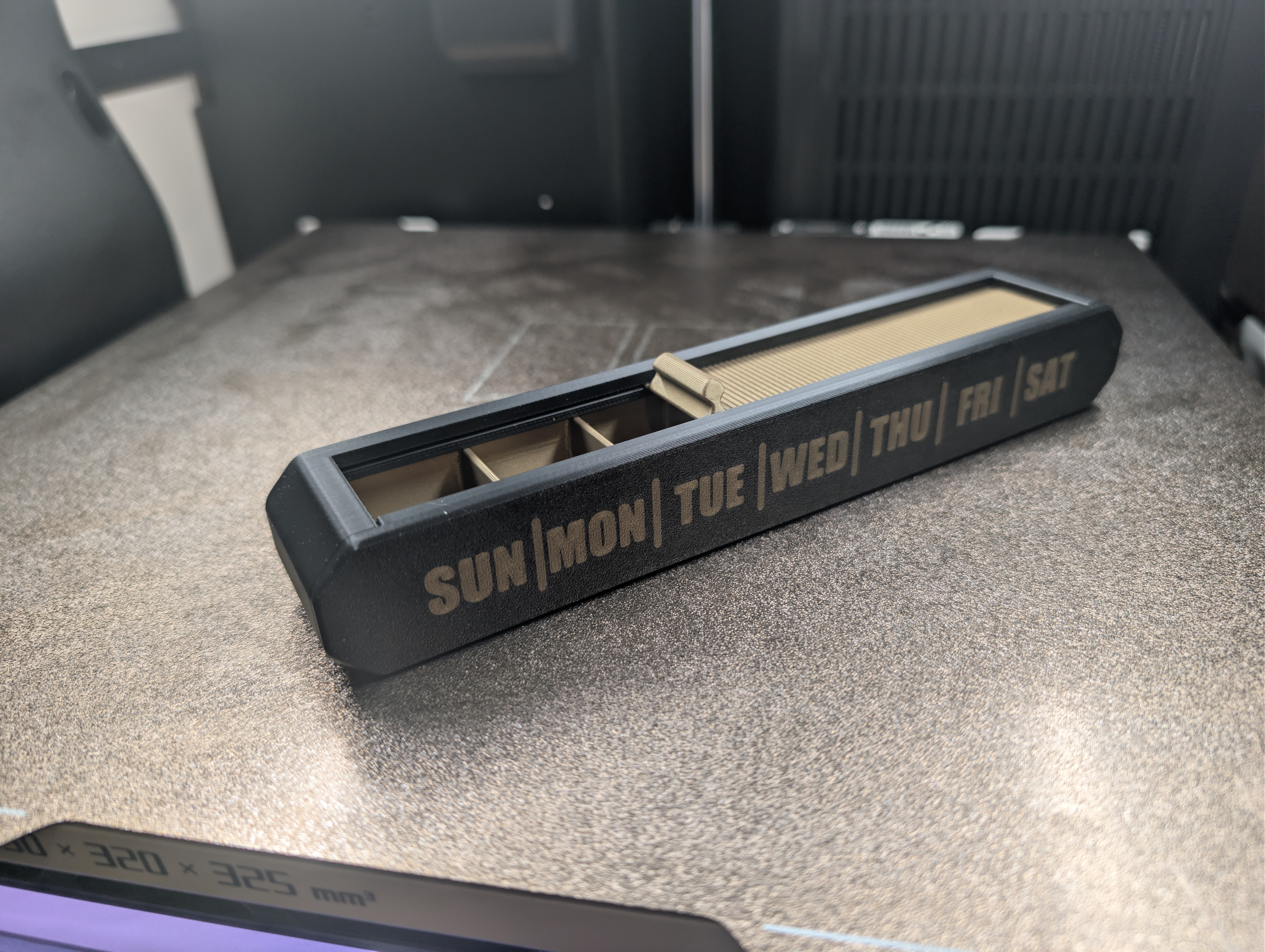 Miniatura 7 do modelo 3D Universal Sliding box (Removable divider)