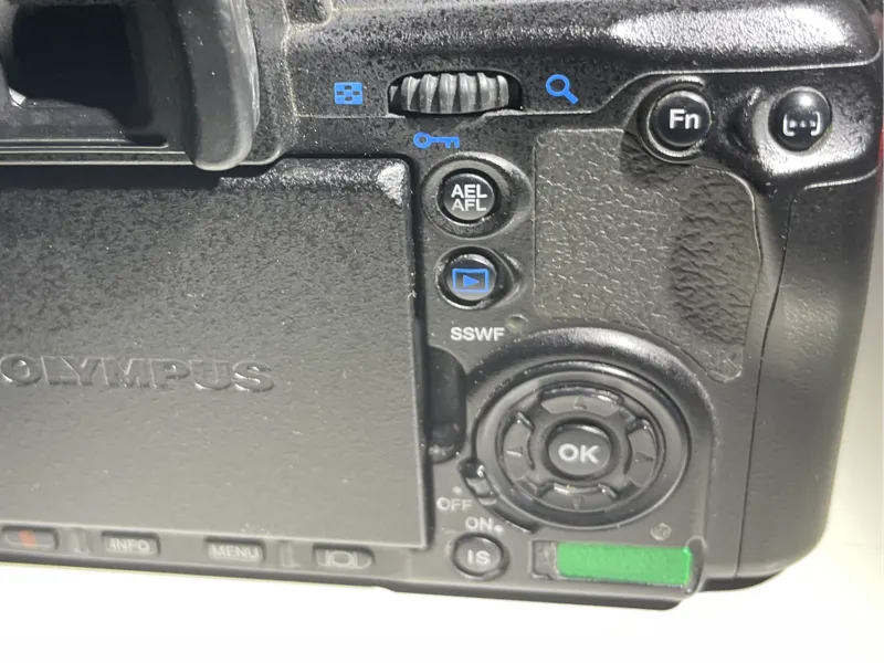 Olympus E-30 USB port cover