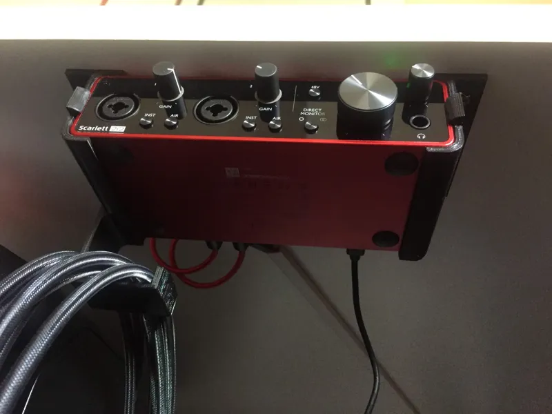 Focusrite Scarlett 2i2 3nd Gen bracket