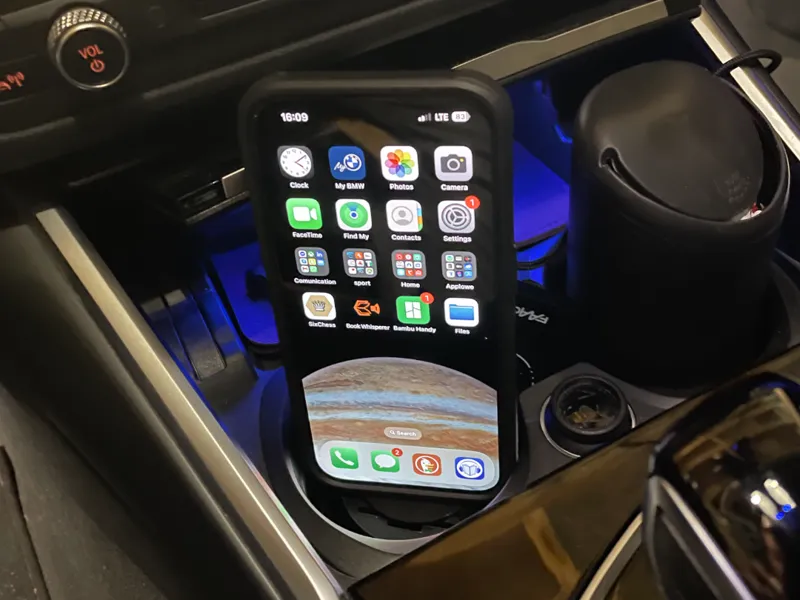 Phone holder cupholder