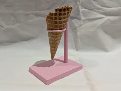 Ice cream cone holder