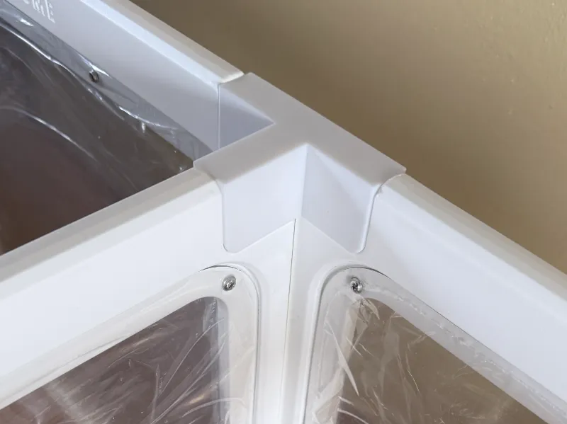 T-Coupling compatible with Zendova Acrylic Playpen