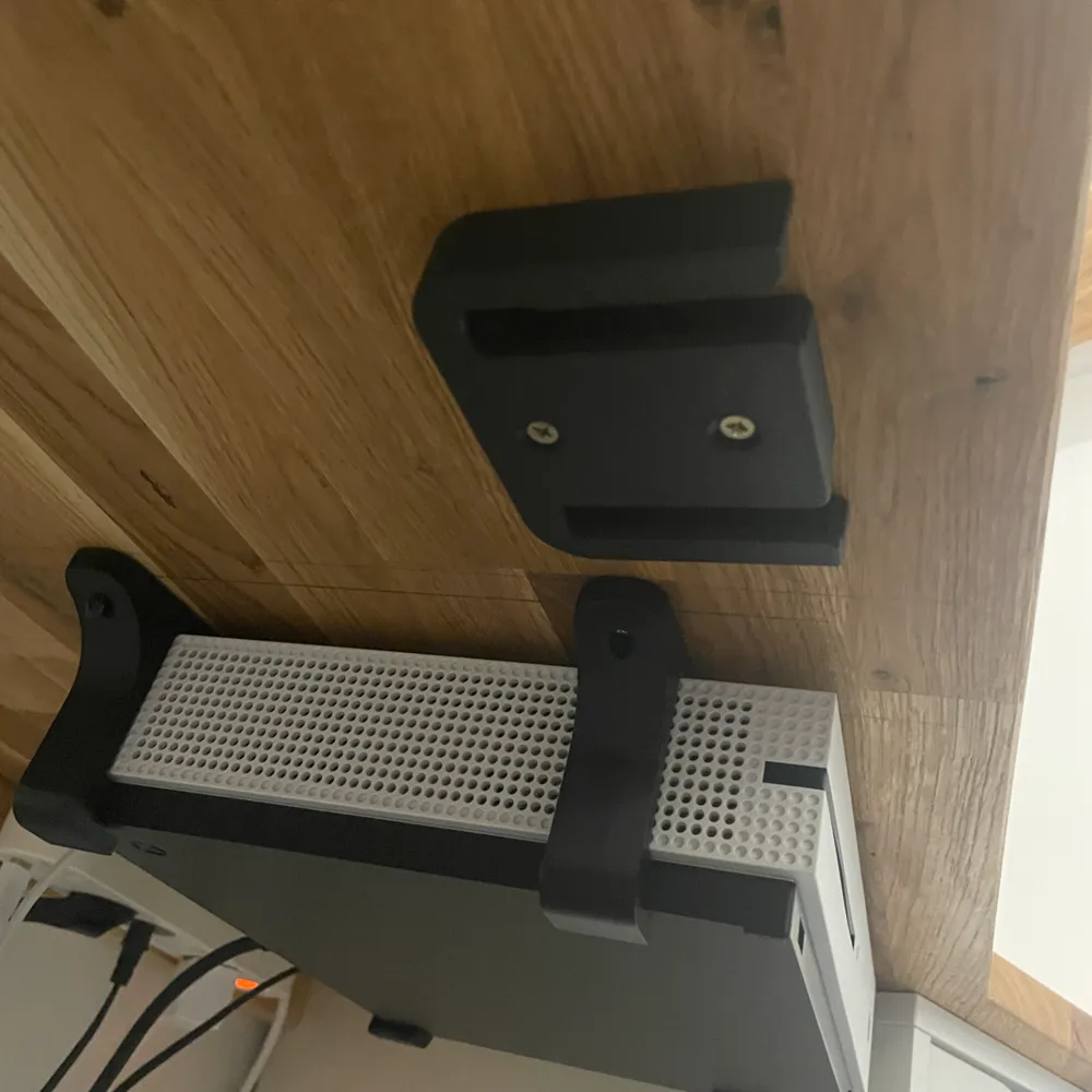 Xbox Controller Holder Under-Desk - Free 3D Print Model - MakerWorld