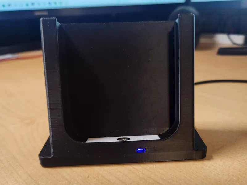 Phone Holder w/Statik Data/Charging Cable