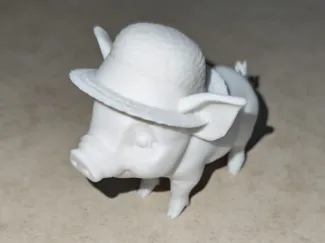 Ferkel mit Hut