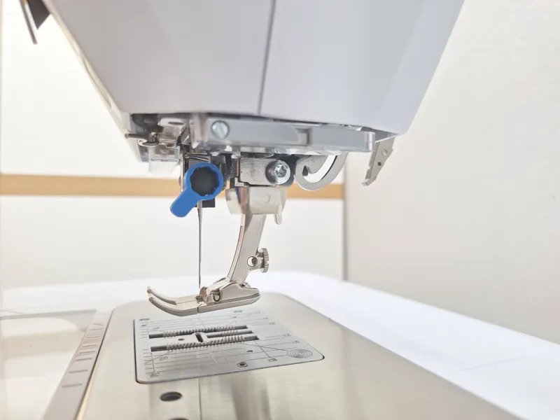 Bernina Nadelwechsel-Hilfe (B570 QE & more)
