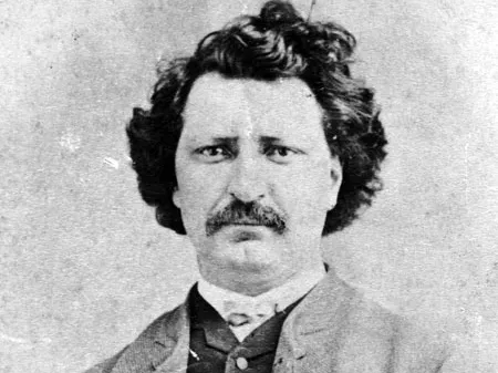 Louis Riel statue