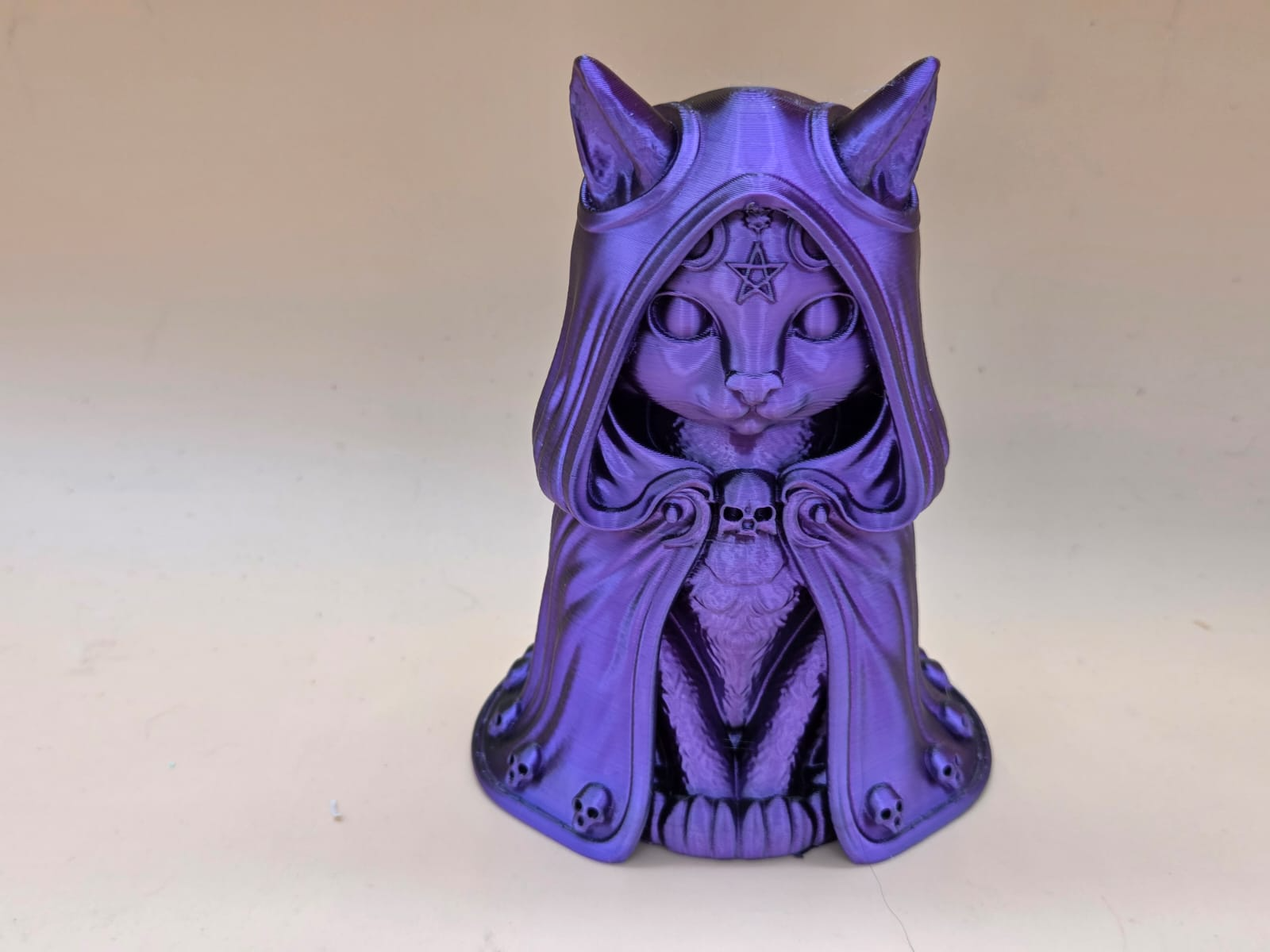 Mystic Hooded Cat – Gothic Fantasy Figur
