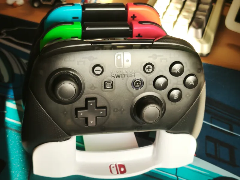 Soporte para mandos de nintendo Switch1