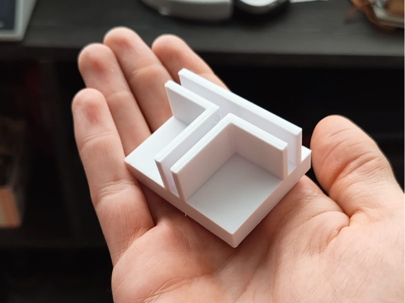 Organizing clip-socket-corner thingy