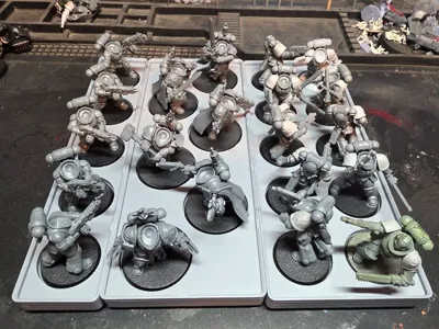 Gridfinity miniature model trays