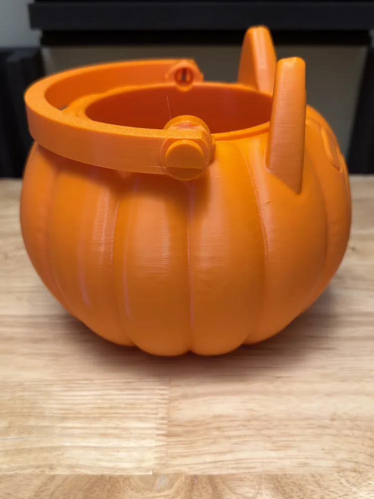 Bluey Pumpkin Halloween Candy Bucket - Free 3D Print Model - MakerWorld