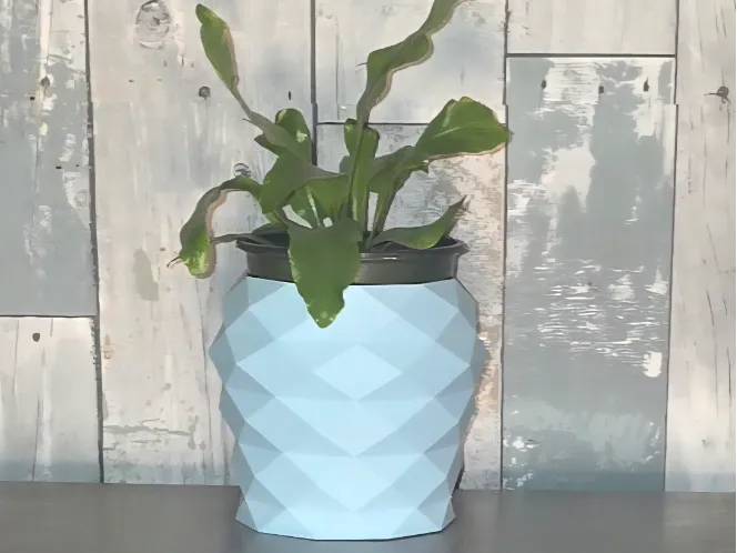 Broad low poly planter