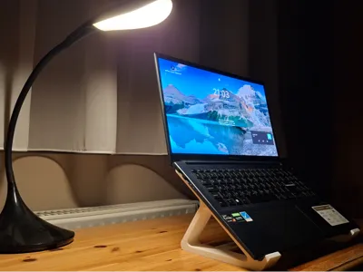 Simple laptop stand