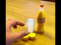 Limo Flasche und Glas