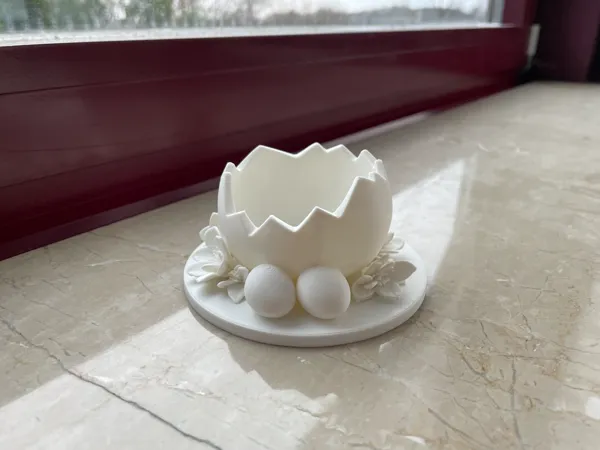 Décoration œuf de Pâques fissuré