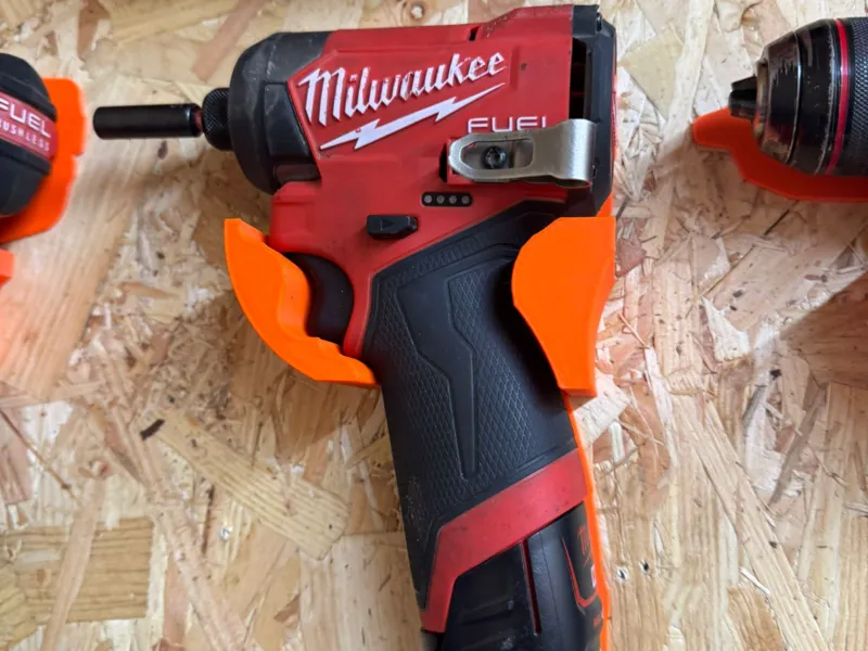 Milwaukee M12 impact wall mount 