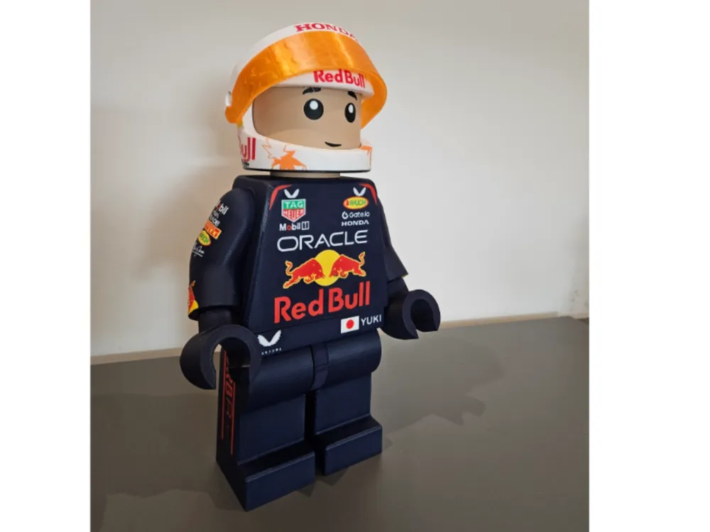 Modelo para impresión 3D: Yuki Tsunoda Red Bull F1 Big Brick. Referencia del modelo original.