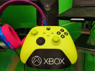Xbox Controller Stand with Logo